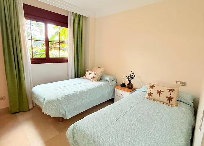 Lägenhet Piso De Lujo Golf Y Playa Estepona